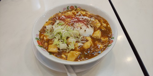 『温玉麻婆麺』