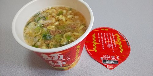 『麺神カップ 神太麺×旨 味噌』