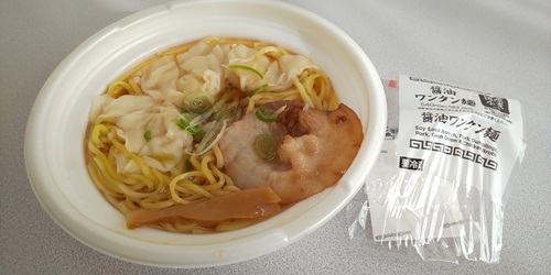セブンイレブン『醤油ワンタン麺』