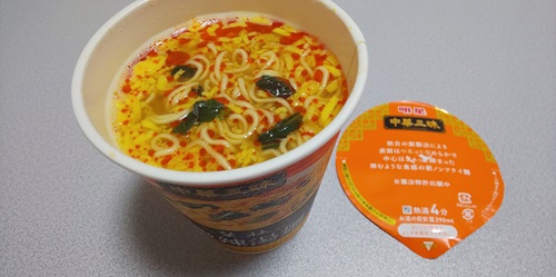 『中華三昧タテ型 榮林 酸辣湯麺』