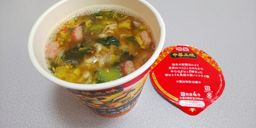 『中華三昧タテ型 赤坂璃宮 五目とろみ醤油』