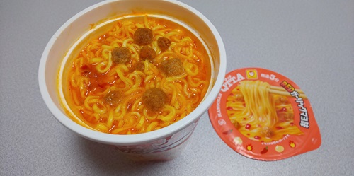 『MARUCHAN QTTA REDガーリックマヨ味』