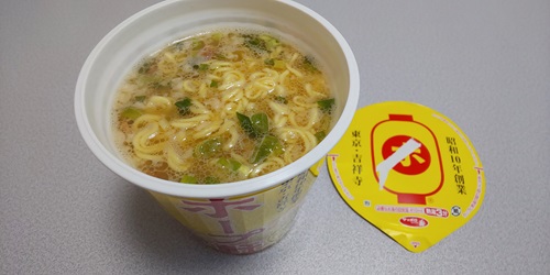 『ホープ軒本舗監修 東京背脂豚骨醤油ラーメン』