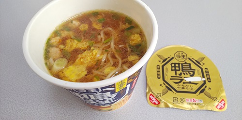 『日清ラ王 鴨ラ王 かもだし中華そば』