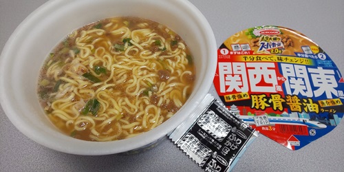 『超大盛りスーパーカップ2.0倍 豚骨醤油ラーメン 関西風から関東風』