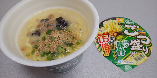 『ごつ盛り コク豚骨ラーメン 肉増量1.5倍』