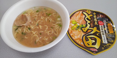 『セブンプレミアムゴールド 中華蕎麦とみ田 濃厚豚骨らぁめん』