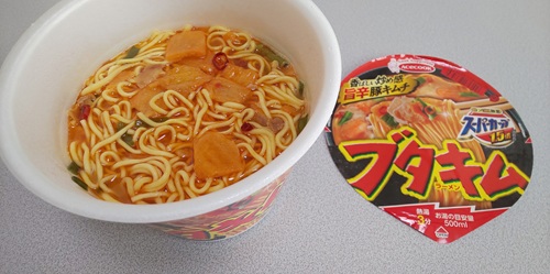 『（コンビニ限定）スーパーカップ1.5倍 ブタキムラーメン』