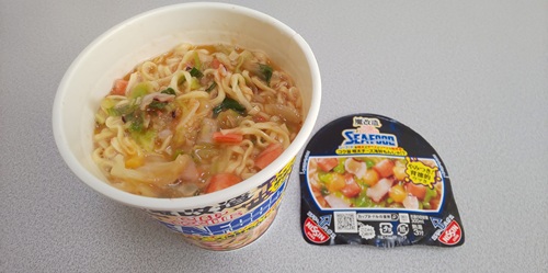 『魔改造カップヌードル シーフードヌードル』