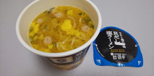 『みなさまのお墨付き ホタテと鶏の旨味 貝だし塩ラーメン』