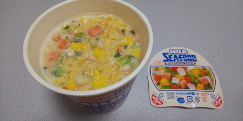 『カップヌードル 冬の濃厚ミルクシーフードヌードル』