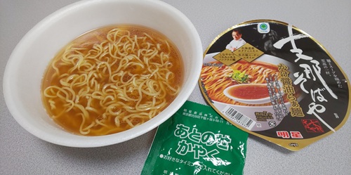 『支那そばや監修 かけ醤油らぁ麺』