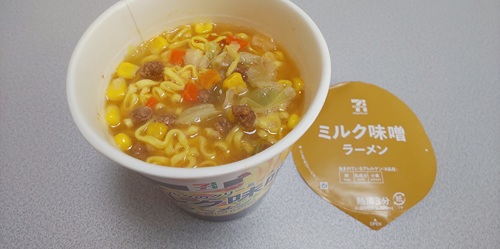 『セブンプレミアム ミルク味噌ラーメン』