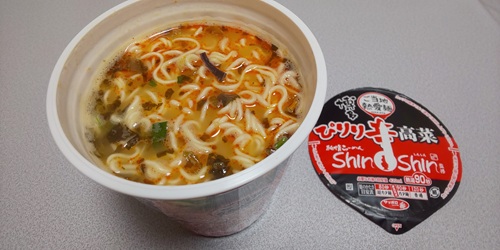 『ご当地熱愛麺 博多純情らーめんShinShin監修 辛高菜豚骨らーめん』