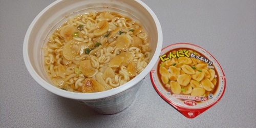 『サッポロ一番 しょうゆ味 リュウジ監修 世界で一つの爆旨にんにく』